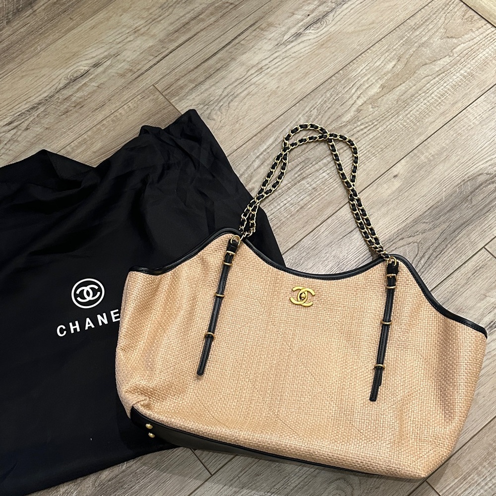 Chanel maxi shopping tote cruise collection 25/26 Tan & Black look a like raffia
